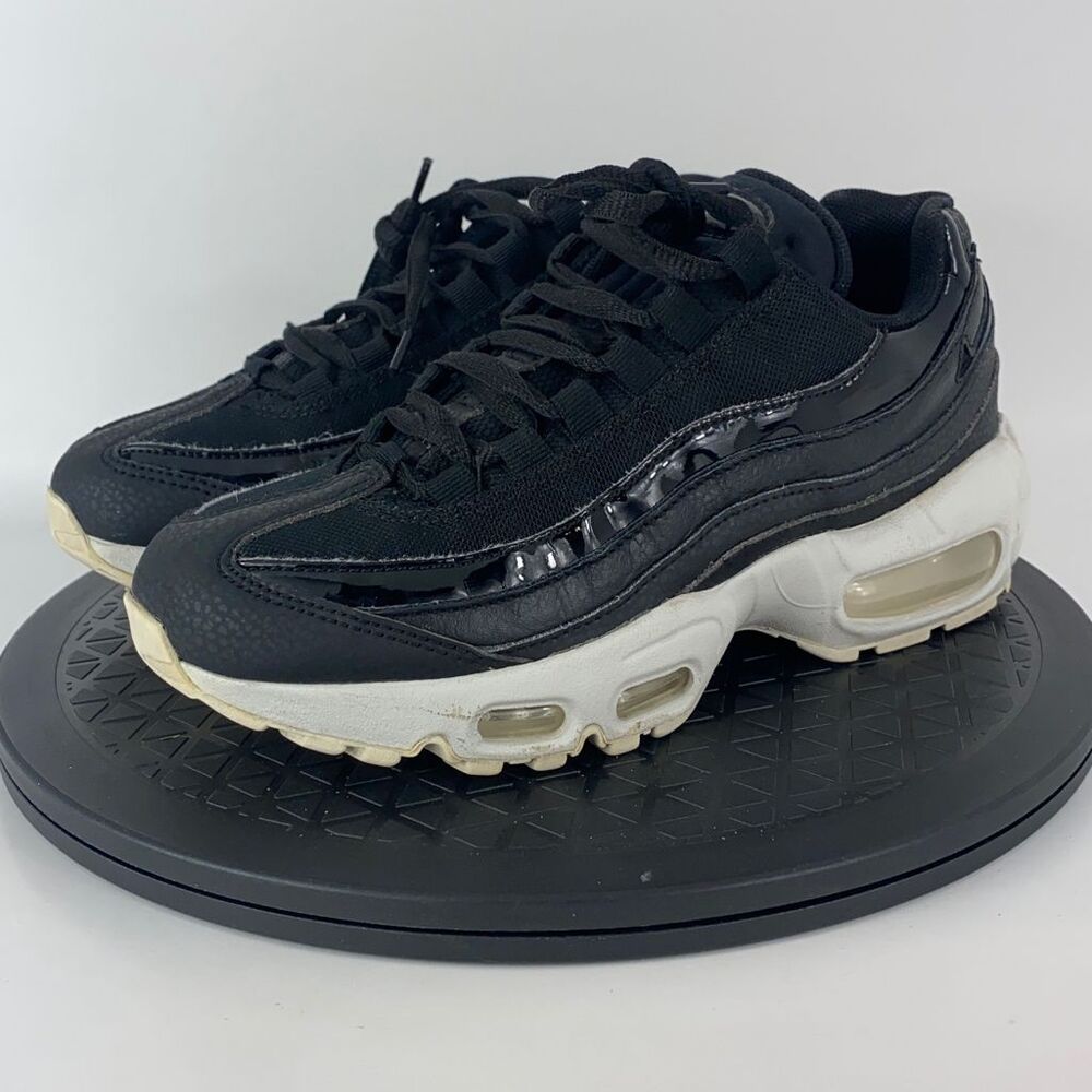 Nike Air Max 95 SE Black/White Running Shoes AQ4138-001 Women's Size 6